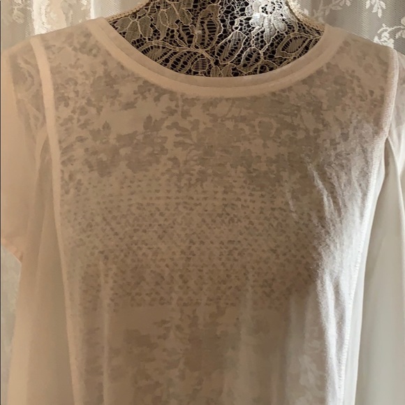 Sheer hi-low a line blouse - Picture 6 of 8